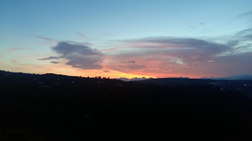 Hill Top Villa Panchgani Buitenkant foto